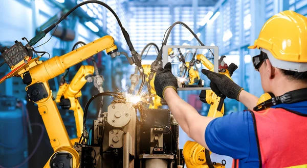디지털 공장 생산 기술을 위한 스마트 산업용 로봇 팔 — 스톡 사진