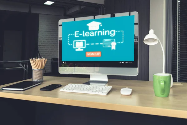 Электронное обучение и онлайн-образование для студентов и университетов. — стоковое фото