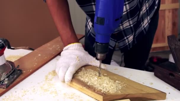 Carpinteiro Trabalhando Artesanato Madeira Oficina Para Produzir Material Construção Móveis — Vídeo de Stock