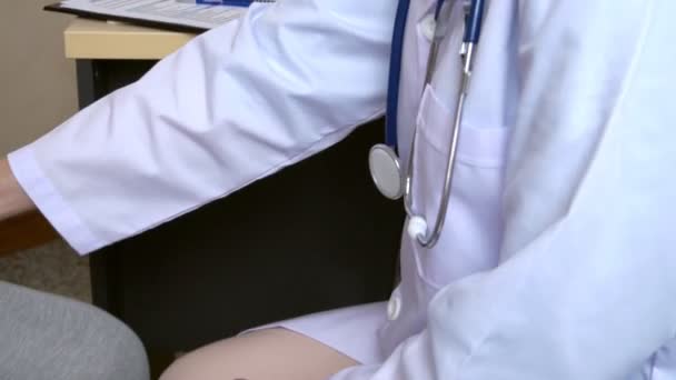 Bonne Femme Enceinte Consulter Gynécologue Médecin Hôpital Une Clinique Médicale — Video