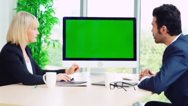 Business people in the conference room with green screen — Stock Video