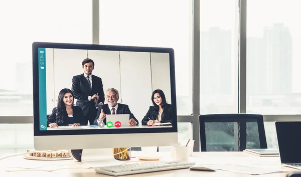 Videollamada reunión de gente de negocios en el lugar de trabajo virtual u oficina remota — Foto de Stock