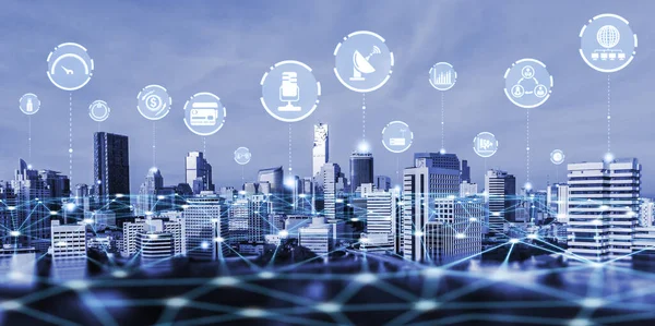 A modern kreatív kommunikációs és internetes hálózat intelligens városban kapcsolódik — Stock Fotó