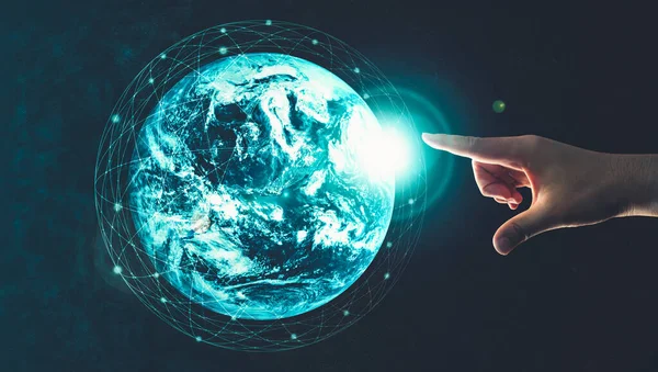 Modern yaratıcı iletişim ve internet ağı akıllı şehirde birleşir