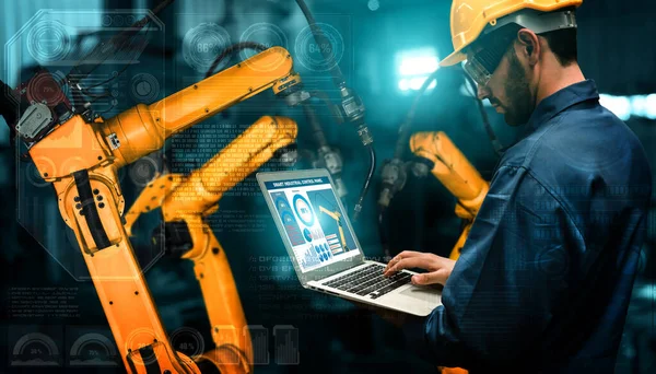 Älykäs teollisuus robotti aseita digitaalisen tehtaan tuotantoteknologia — kuvapankkivalokuva