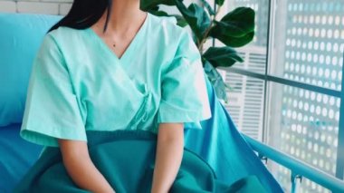 Mutlu hasta hastanede iyileşiyor.