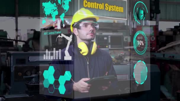 Fabrikarbeiter nutzen zukünftiges holographisches Bildschirmgerät zur Steuerung der Fertigung — Stockvideo