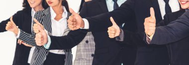 Başarılı iş adamları bir arada duruyorlar.