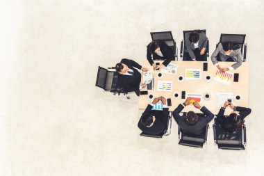 İş adamları grup toplantısı yukarıdan çekiliyor