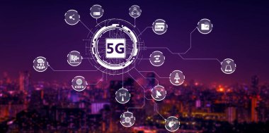 Akıllı şehirde gelişmiş iletişim ve küresel internet ağı bağlantısı
