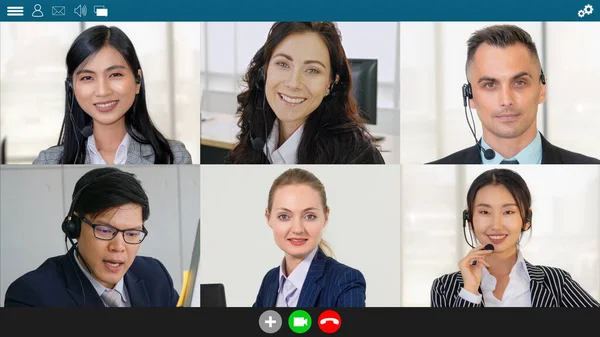 Vergadering groep zakenmensen in videoconferentie — Stockfoto