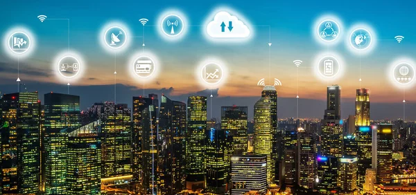 Advanced communication and global internet network connection in smart city — Stock Photo, Image