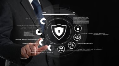 İş adamı siber güvenliğin özünü keşfeder. Siber koruma yöntemlerini, siber tehditleri derinlemesine araştır ve siber güvenlik duruşunu destekle. Siber Güvenlik Çağı FaaS 'ında yol almak için gerekli.