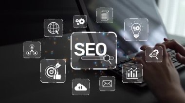 SEO görünürlüğünü geliştirmek için SEO konsepti, SEO ile ilgili dijital araçlar ve SEO performans simgeleri stratejik pazarlama için odaklanmış bir planda gösteriliyor. Muxer