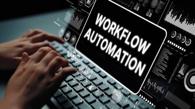 Klavyede İşletme Teknolojisi İnovasyonları için Ekranda Gösterilen Çalışma Akımı Otomasyon Konsepti ile Eller Yazıyor. Asemptotik akıllı veri analitiği.