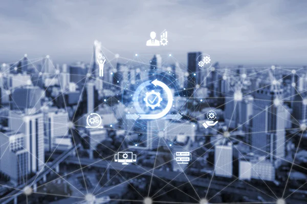 Çevik geliştirme için takımları ve çevik planlamayı kullanan çevik proje yönetimi. Çevik olmak, modern iş akışlarına göre esneklik, işbirliği ve sürekli gelişime olanak sağlar. Eğri