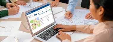 E-ticaret ve canlı çevrimiçi iş için malzeme taşıma ve teslimat izleme sistemi