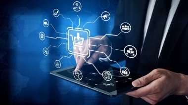 Çok kanallı pazarlama ve çevrimiçi alışveriş stratejileri, platformlar arası müşteri deneyimi, marka birleşmesi ve dijital kanallar arasında entegre pazarlama iletişimi. Muxer