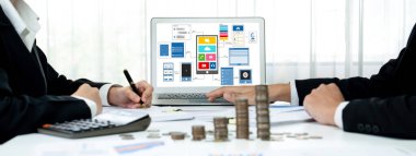 Hareketli mobil uygulama ve web sitesi için UX UI tasarım süreci. Profesyonel uygulama geliştiricisi için kablo grafiğinin yaratıcı prototipi .