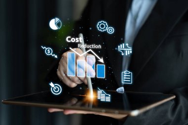 Dijital dönüşüm, uzun vadeli iş başarısı için süreç optimizasyonu, kaynak verimliliği ve finansal tasarruflar yoluyla maliyetleri düşürür. Latch