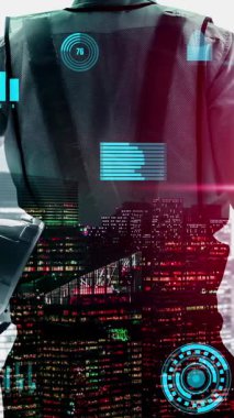 Gelecekteki bina inşaatı ve HUD hologram grafik tasarımı ile yaratıcı mühendislik projesi konsepti. İnşaat mühendisi, mimar ya da inşaat işçisi modern sivil teknoloji ile çalışıyor..