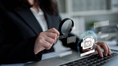 LLM 'de yapay zeka asistanı, büyük veriler, makine öğrenimi ve üretken yapay zeka gücü gelişmiş iş uygulamaları için ajanssal yapay zekayı destekliyor. Latch