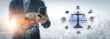 AI toplumu dönüştürüyor, önemli etik soruları gündeme getiriyor. Yapay zeka dizaynındaki ahlak kuralları adaleti sağlar. Al etik sorumlu kararı destekliyor. Yapay zeka gücünü güçlü etiklerle dengelemek çok önemli. Eğri