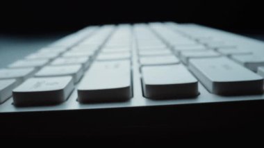 Dizüstü bilgisayarda ya da masaüstü bilgisayarında klavyenin makro görüntüsünü kapat. Makro yumuşak odak dolly vuruşu Glean