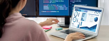 İş veri paneli, pazarlama stratejisi planlaması için iş zekası analizi sunar. Müşteri taleplerini analiz etmek ve iş dünyasının geleceğini önceden görmek için büyük veriler sunulur.