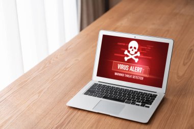 Bilgisayar ekranındaki virüs uyarısı mobil siber tehdit, hacker, bilgisayar virüsü ve kötü amaçlı yazılım tespit edildi