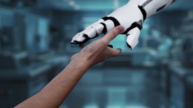 Laboratuvar arka planında yüzen tıbbi çapraz holograma yakın çekim. Belirtileri analiz etmek ve teşhis etmek için çapraz simge kullanarak elde erişim ve tıbbi verileri bağlamak. Sağlıklı..