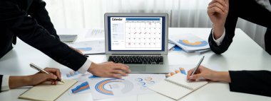 Kişisel organizatör ve çevrimiçi iş dünyası için hızlı zamanlama planlaması için bilgisayar yazılım uygulaması takvimiName