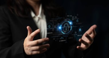 Biyometrik kilit ve veri korumasıyla siber güvenlik sistemi arayüzü. Siber güvenlik erişim, kimlik, siber güvenlik tehditleri önler ve siber güvenlik dijital sistemleri destekler. Latch