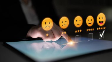 Müşteri geribildirim analizi, çevrimiçi inceleme görüşleri ve veri değerlendirmesi yoluyla memnuniyeti, hizmet kalitesini ve iş itibarını artırır. Latch