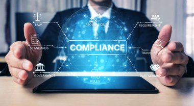 Uyum, standartlar, yasalar ve politikalarla uyumluluğu güvence altına alır. Güçlü bir uyum sistemi düzenlemelerin uygulanmasına, örgütlerin korunmasına ve küresel uyum sağlanmasına yardımcı olur. Eğri