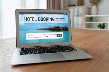 Çevrimiçi otel konaklama rezervasyon sitesi mod rezervasyon sistemi sağlar. Seyahat teknolojisi kavramı .