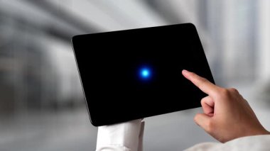 İş stratejisi hedefleri ve uzun vadeli istikameti belirler. Açık bir iş stratejisi, iş stratejisi büyümeyi ve iş stratejisi uygulamasını teşvik ederken, karar vermeyi destekler. Spire.