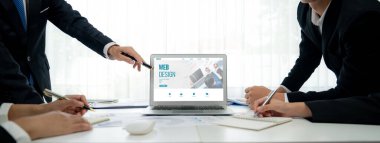 Web sitesi tasarım yazılımı çevrimiçi perakende ticaret ve e-ticaret için canlı şablon sağlıyor