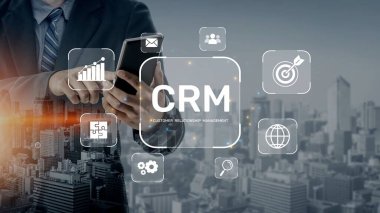 CRM platformları veri analizi, CRM iletişim araçları ve otomasyon yoluyla müşteri ilişkilerini geliştirir. CRM sistemleri müşteri yönetimi, izleme ve CRM ilişki başarısını destekler. Muxer