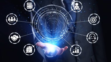 CRM platformları veri analizi, CRM iletişim araçları ve otomasyon yoluyla müşteri ilişkilerini geliştirir. CRM sistemleri müşteri yönetimi, izleme ve CRM ilişki başarısını destekler. Spire.