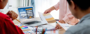 Online uçuş rezervasyon sitesi canlı rezervasyon sistemi sağlar. Seyahat teknolojisi kavramı .