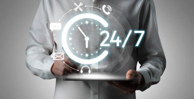 Yardım masası, canlı sohbet ve çevrimiçi hizmetler aracılığıyla 24 saatlik müşteri desteği her zaman teknik yardım ve müşteri memnuniyetini güvence altına alır. Kefil