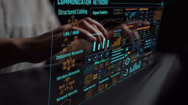 Veri merkezi izleme paneli ağ performansını, bağlantı durumunu, kullanım oranını ve telekomünikasyon içgörüsünü görselleştirir. Veri merkezi verimlilik iyileştirme ağı şeffaflığını izliyor. Thunk
