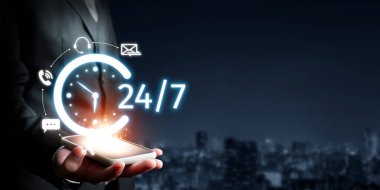 Müşteri EIDE hizmetleri için 24 saat çalışan müşteri desteği, çevrimiçi yardım masası ve çağrı merkezi müşterilere teknik bilgiler sunmaktadır