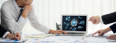 Pazarlama stratejisini planlamak için ERP girişimi kaynak planlama yazılımı