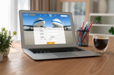 Online uçuş rezervasyon sitesi mod rezervasyon sistemi sağlar. Seyahat teknolojisi kavramı .