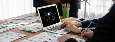 Yapay zeka teknolojisini çalıştırmak için komut mühendisi ve kullanıcı kolaylığı için üretici yapay zeka yardımcı araçları insanların yapay zeka hareketini teşvik ederek üretken yapay zeka fonksiyonları ile çalışmasına yardımcı olur