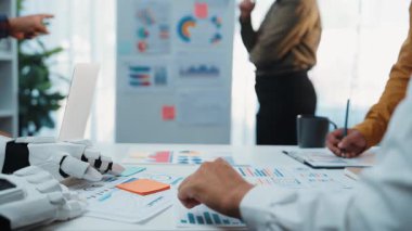 AI-driven business analytics help professionals uncover market potential, improving collaborative marketing strategies and strategic planning accuracy. Noogenesis AI