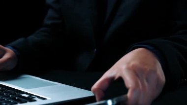 Proje yönetimi paneli proje yönetimi stratejisini, planlama, proje yönetimi iş akışını ve daha iyi koordinasyon için proje yönetim ikonlarını gösteriyor. Elide