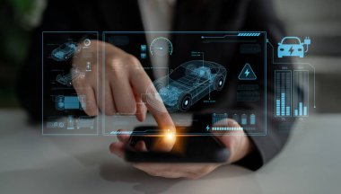 Elektrikli aracın teknik düzeni pil sistemini, güç kontrolünü, çekiş motorunu, şarj arayüzünü ve yenilenebilir ve akıllı enerji kaynaklarıyla bütünleşmeyi gösteriyor.